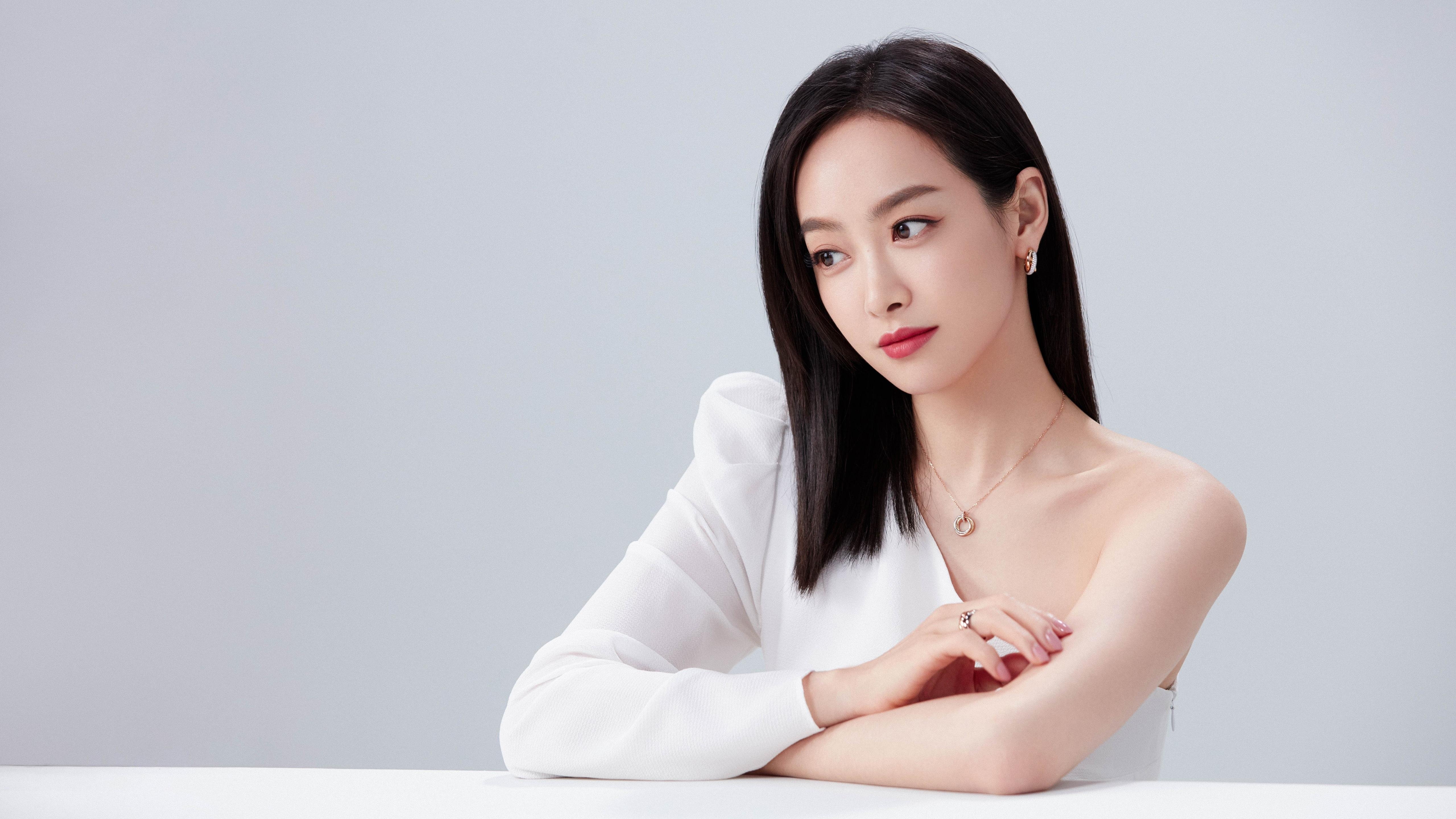 沉稳控场与疯狂突破两种风格的对比