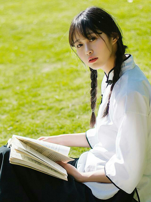 瑞安：随着经验积累，逐渐成为全黑队的顶级球员，瑞安足球俱乐部