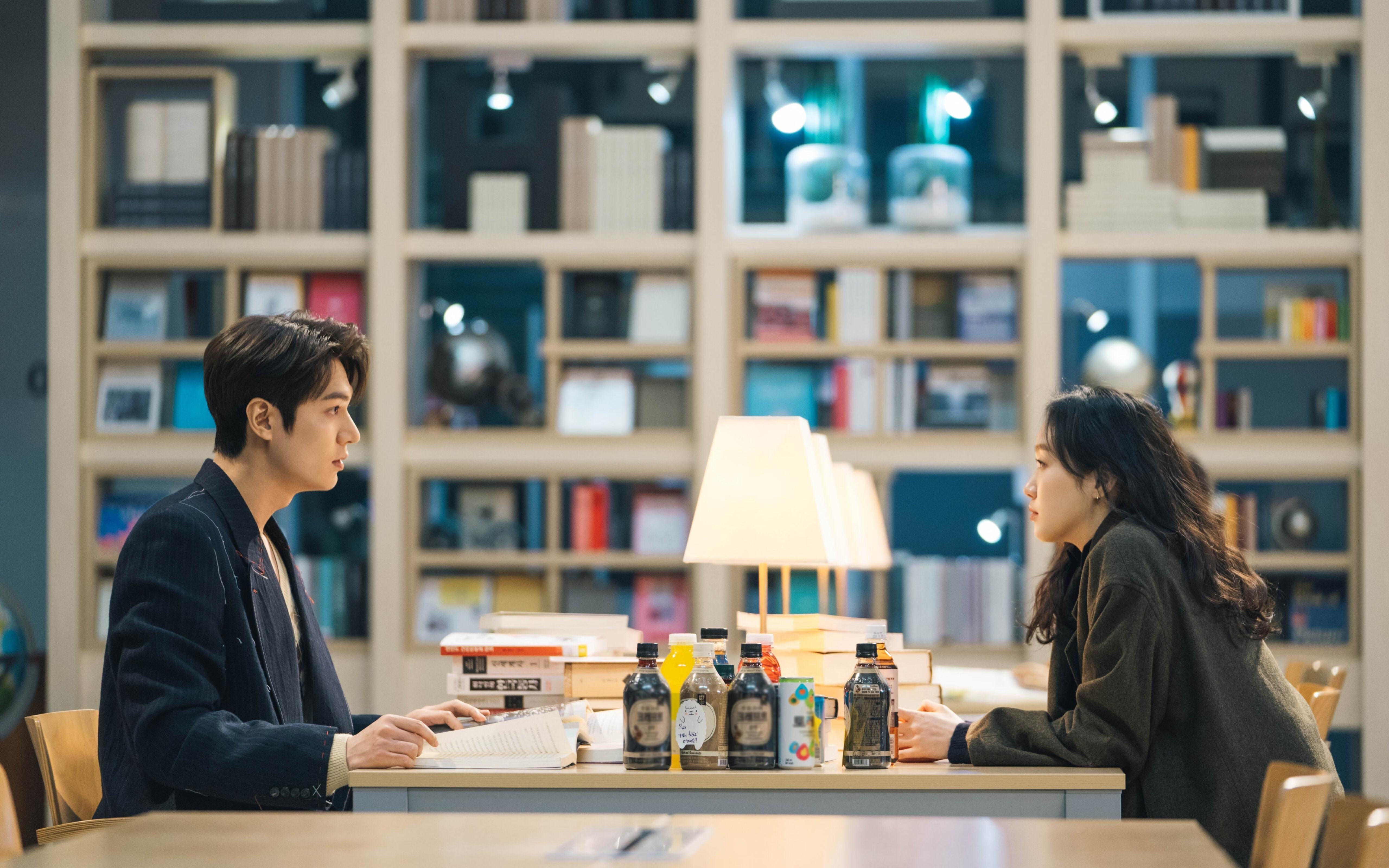 足球学校招生热度不减专业性成为家长首要考量，足球学校招生条件及费用