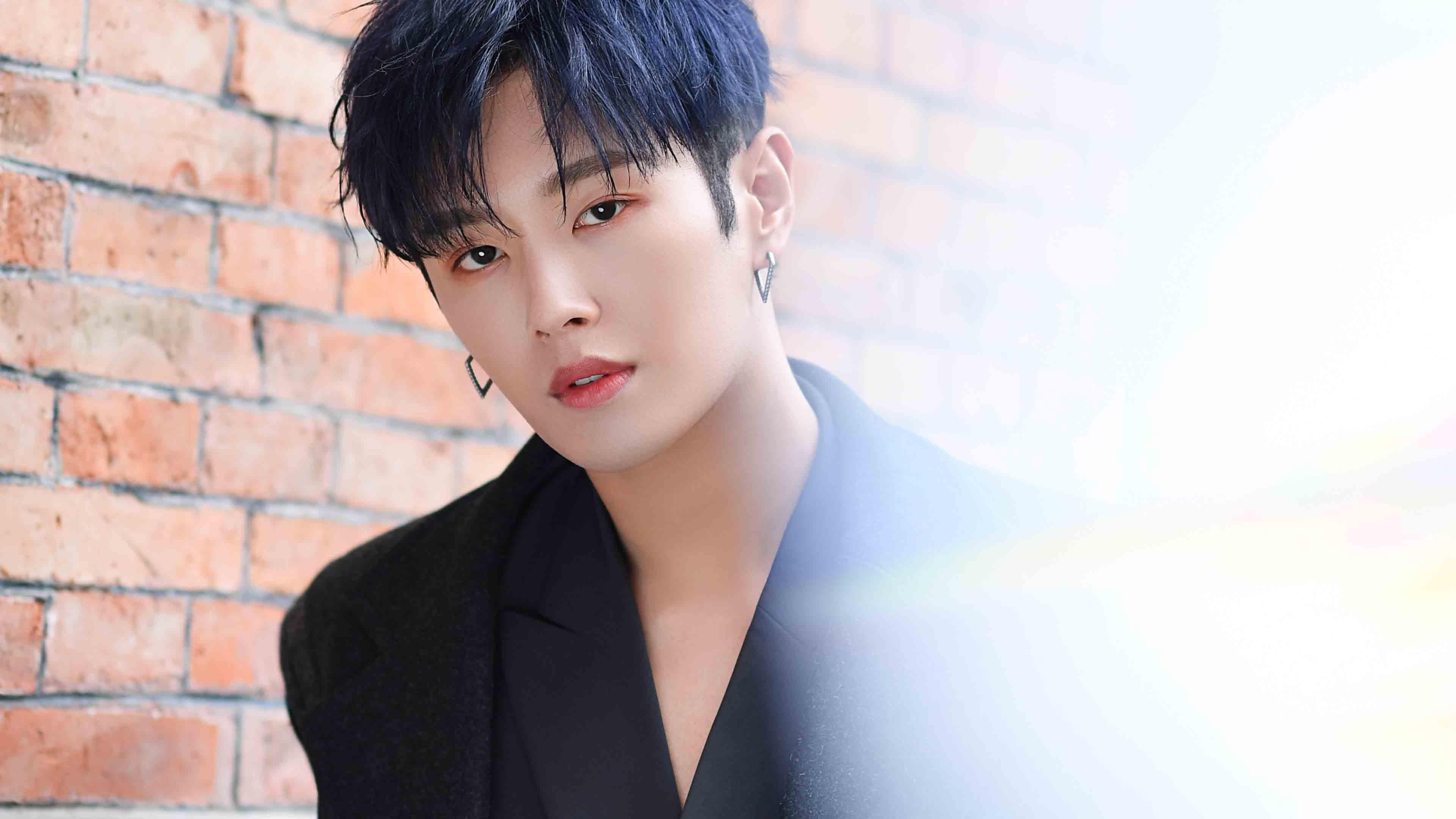 马刺训练课后进行专题小组讨论提升战术理解，马刺战术体系